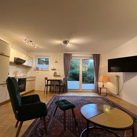 Hoelderlin * سيفيتال