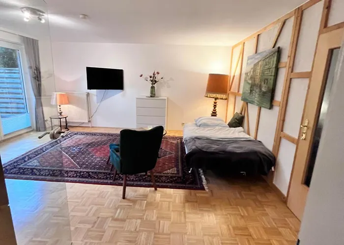 Hoelderlin Апартаменты *